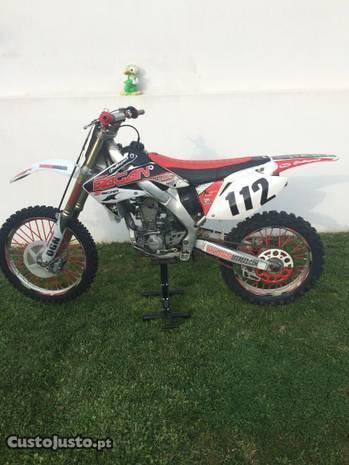 Honda crf versao 2 escapes