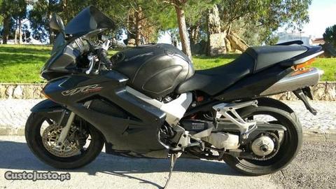 Honda VFR 800 v4 VTEC