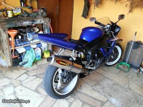 Yamaha r1 muito boa 2004