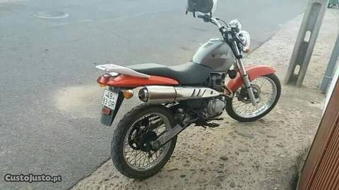 Honda clr 125 4tempos (carta de carro)