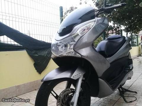 Honda PCX125 2012 16000kms