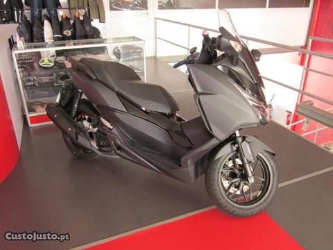 Honda Forza 125 com ABS 1797 km com garantia Honda