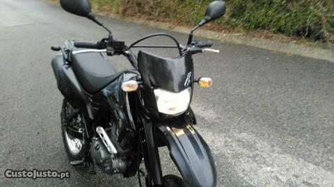 Suzuki DR 125 de 2013