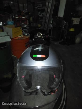 Capacete aberto