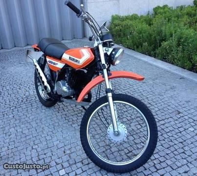 Suzuki vintage TS125 recuperada