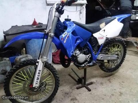 Yamaha yz 125 com kit cilindro Athena 144cc