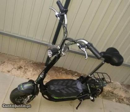 Trotinete elétrica de aceleração rápida