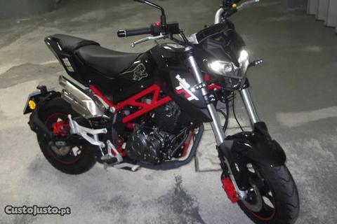 benelli tnt 125cc com 300 quilómetros
