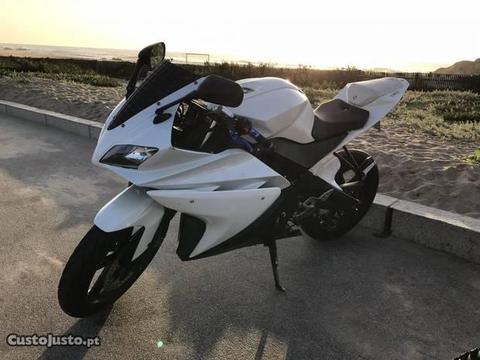 Yamaha yzf 125r