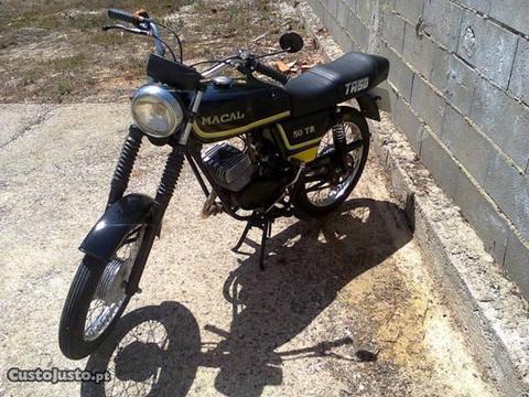 TR 50 mais uma maquina de costura