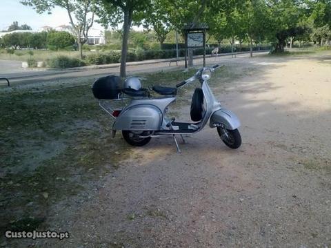 Vespa impecável