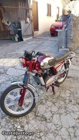 Zundapp Famel f 2 mil restaurada