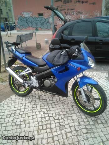 Honda CBR 125 impecavel