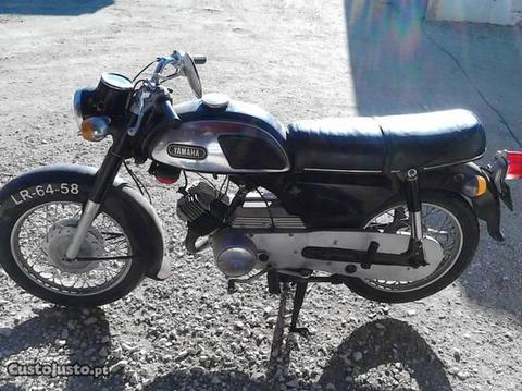 Yamaha moto classica