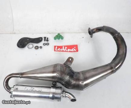 Peugeot - Escape artesanal invertido