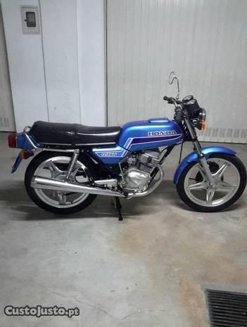 Honda 125 twin de 1981