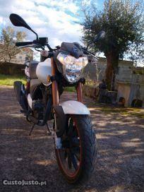 Keeway RKV 125 by benelli