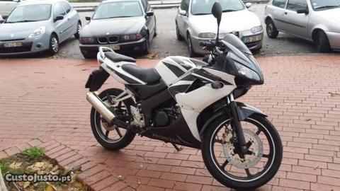 Honda cbr 125 r