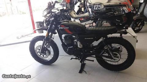 hanway Scrambler 125 fi, oferta 200e em acessórios