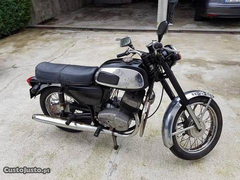 Moto Jawa 350 cc