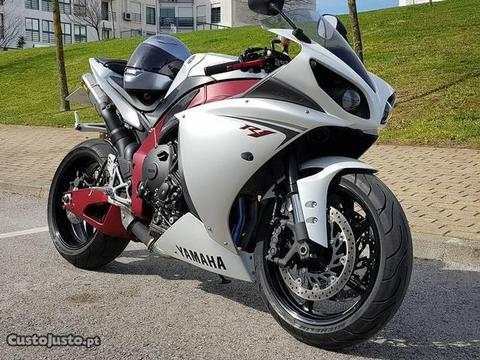 Yamaha YZF R1 Crosslpane