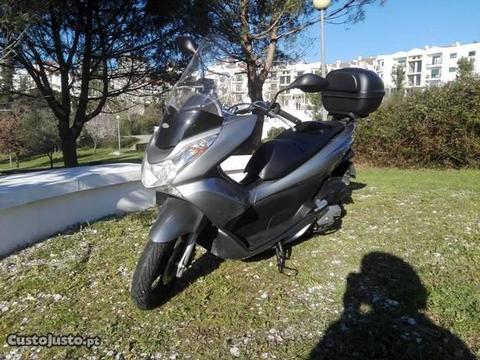 Honda PCX como nova