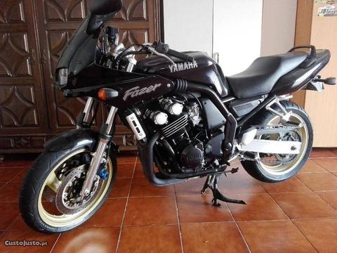 yamaha FAZER 600 bem estimada