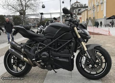 Ducati streetfight 848 black