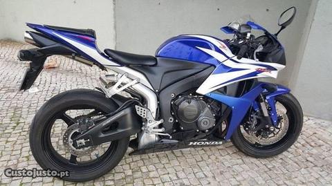 Honda cbr 600rr (2009)