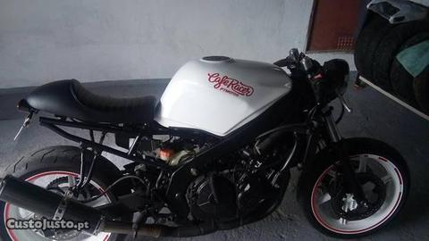 Cbr 600 cafe racer