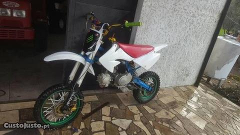 Pit bike