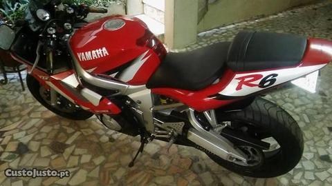 Yamaha r6 como nova