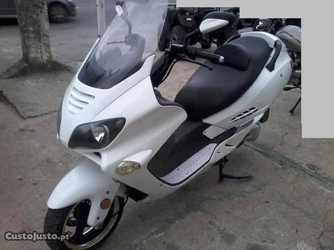 maxi scooter 125cm3 6.000kms