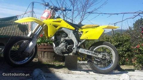Suzuki rmz 450 matriculada