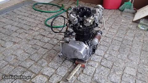 Motor Honda CB450E