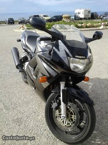 Honda CBR 600F 1998 toda de origem 33km