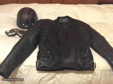 Blusão em couro e Capacete