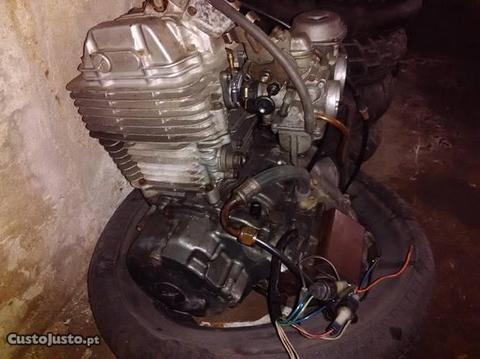 Motor Completo Yamaha TTR 600 A trabalhar