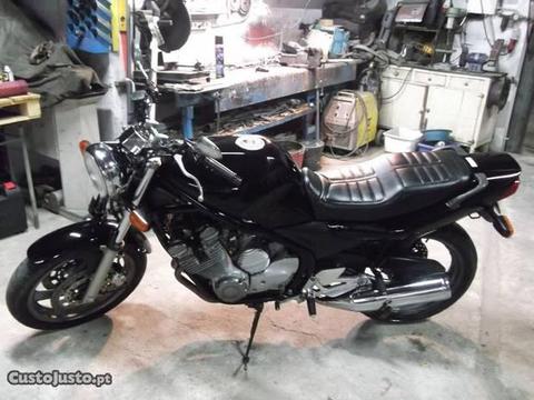 Yamaha XJ600N de 2002