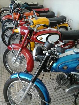 Diversas motas restauradas