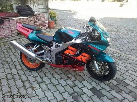 Honda cbr 900 rr (919)