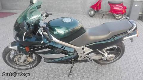 Honda vfr 750 ( mecanica exelente )