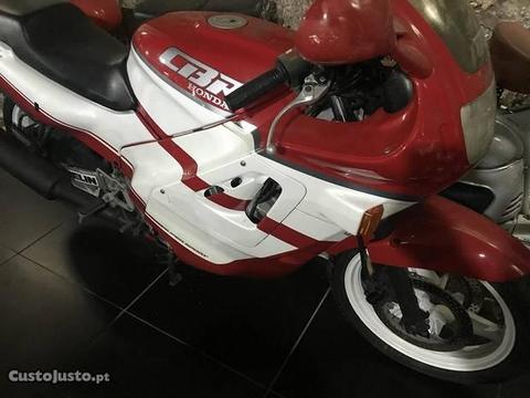 Honda cbr 600 isenta de iuc 1990