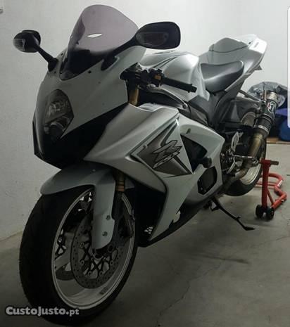 Suzuki gsx r 1000 k8