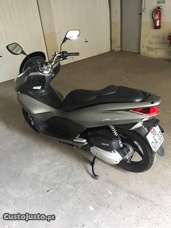 Pcx 125 com 12200kms 2013