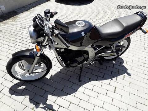 Suzuki Gs 500