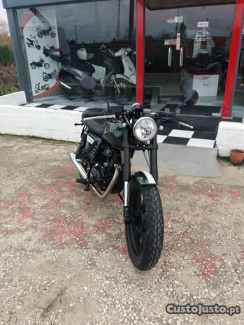 Cafe Racer 125cc em verde, sem juros 30M
