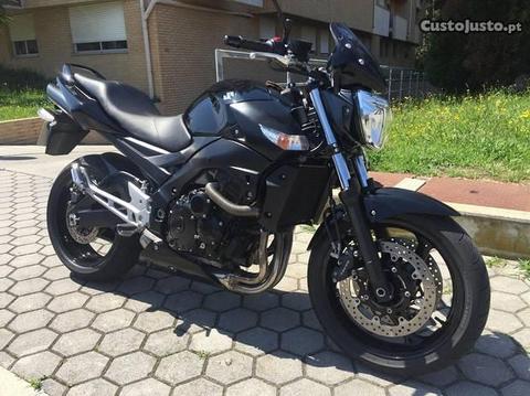 Suzuki gsr MY09