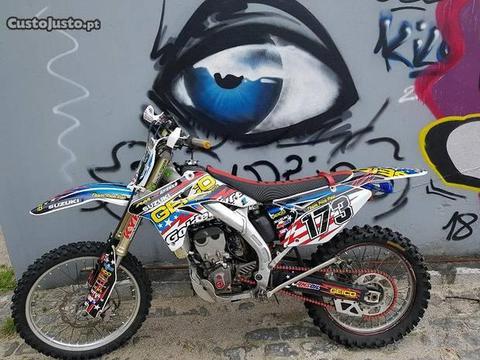 Suzuki rmz250