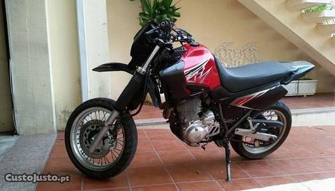 YAMAHA XT 600 super motard